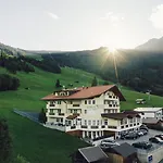Alpen-royal Hotel