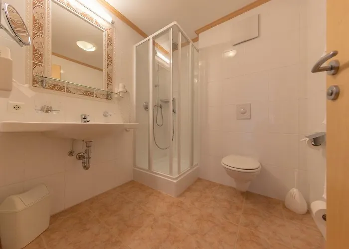 ホテル Alpen-royal イェルツェンス